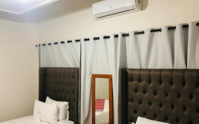 Makgadikgadi Riverview Inn