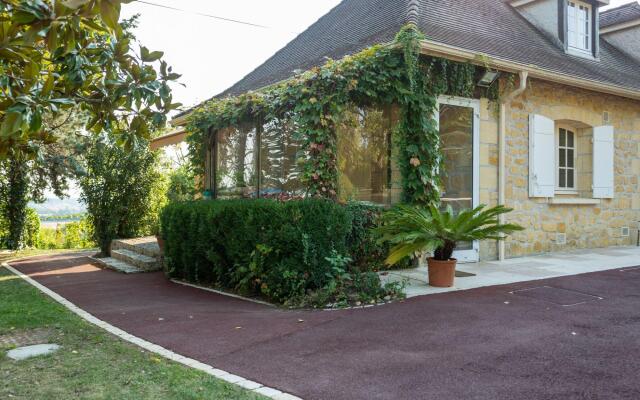 Attractive Villa in Velines with Private Garden