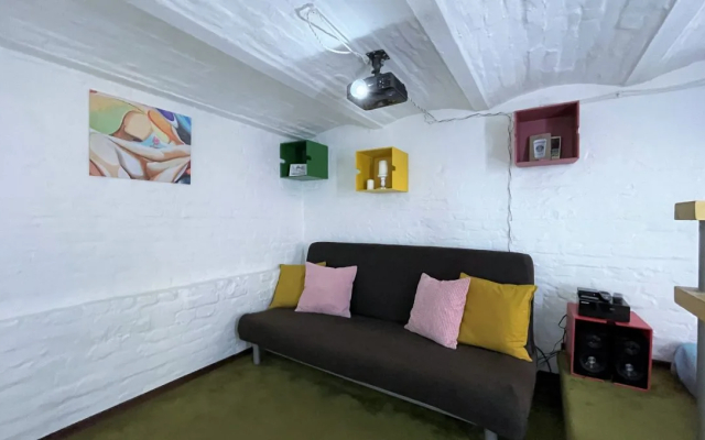 СуткиСПб Миллионная 23