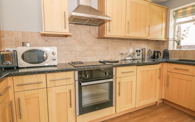 1 Baytree Cottage