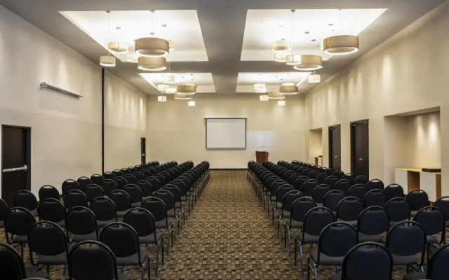 Fiesta Inn Celaya Galerías