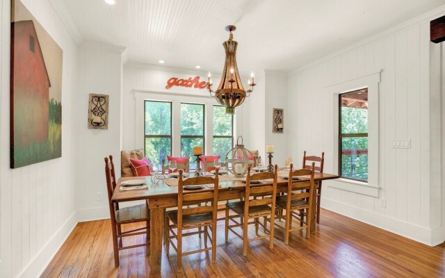 New Braunfels' #1 Getaway