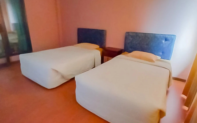 RedDoorz Premium @ Hotel Green Wattana Sentul