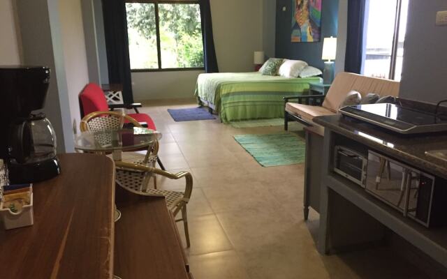 Bluebay Bugenvil Lake Lodge
