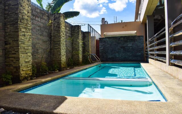 RedDoorz @ Grand Apartelle Hernan Cortes Cebu