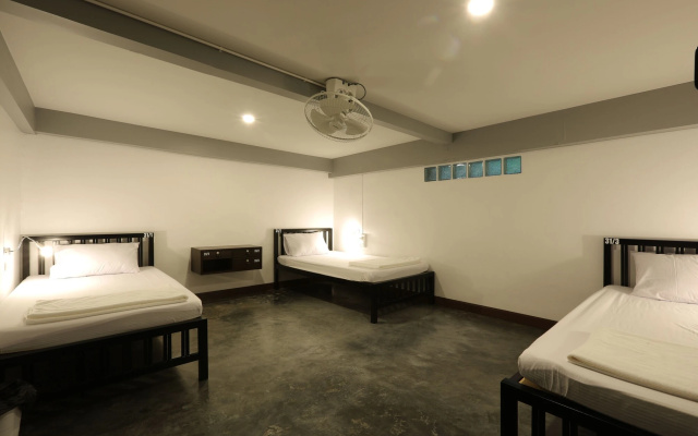 Balcony Party Hostel - Adult Only +18