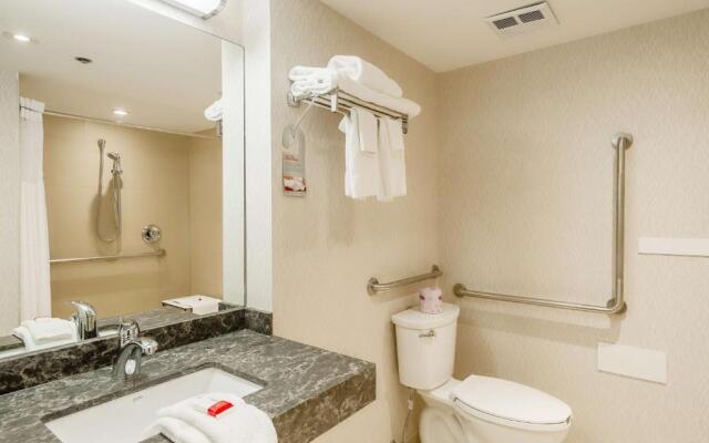 Ramada Niagara Falls By The River
