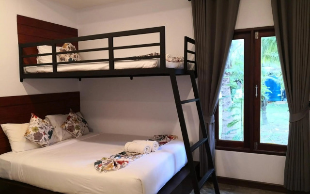 Baan Suan Rim Klong