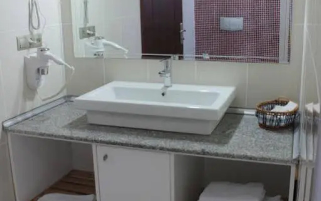 Paluri Hotel