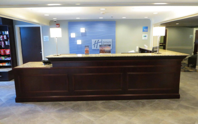 Holiday Inn Express & Suites Merrimack by IHG