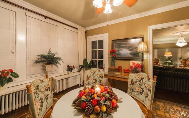 Knob Hill Bed & Breakfast