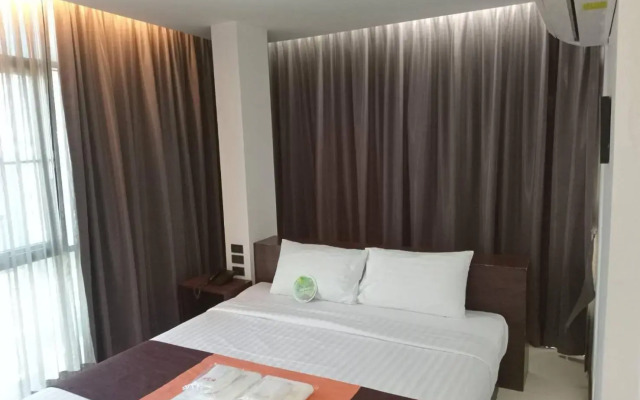 Collection O The Bangkok Airport Link Suite