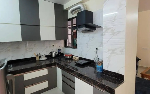 Entire Apartment -Pradhan Nagar Middle of the city