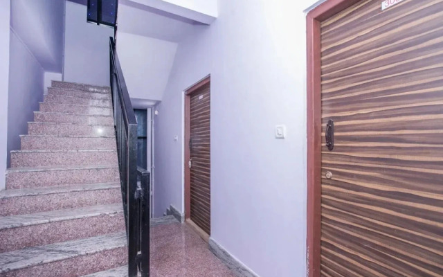 OYO 15818 Om Sai Residency
