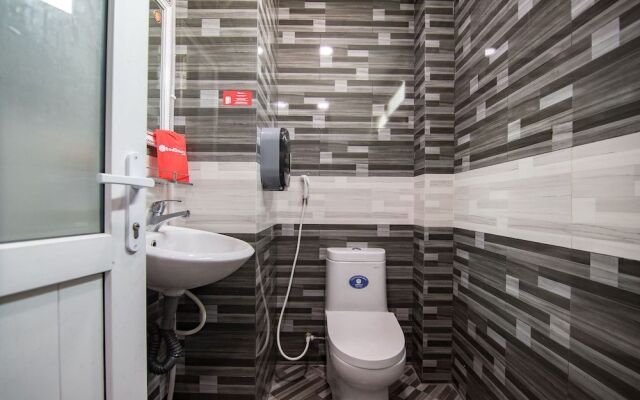 RedDoorz near Tan Son Nhat Golf 2