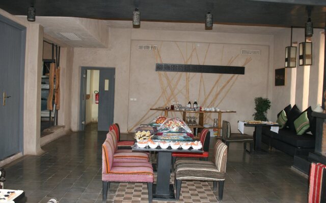 Shems Moon Lodge & Spa