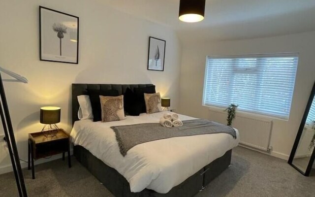 Harborne Park Road by JLJ Apartments