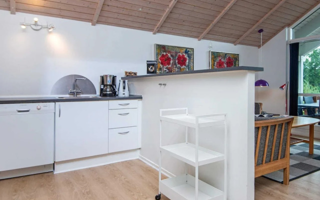 Bright Family Cottage by Kelstrup Beach