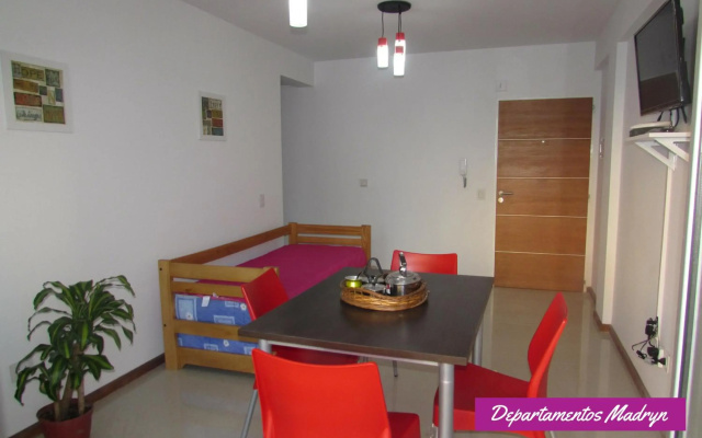 Departamentos Madryn - Calle Roca