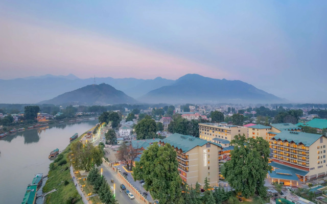 Radisson Collection Hotel & Spa, Riverfront Srinagar