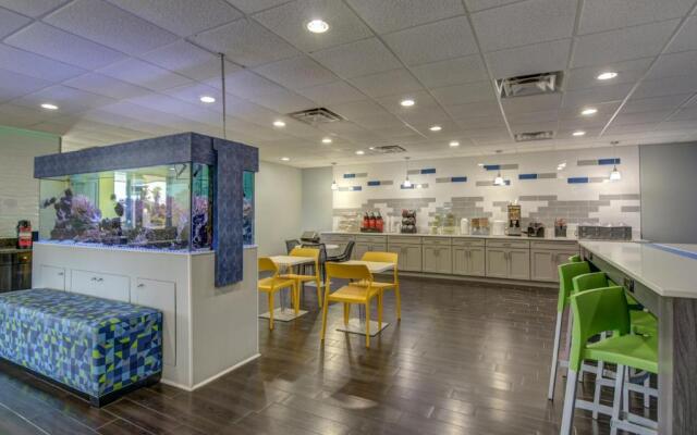 Emerald Coast Inn & Suites