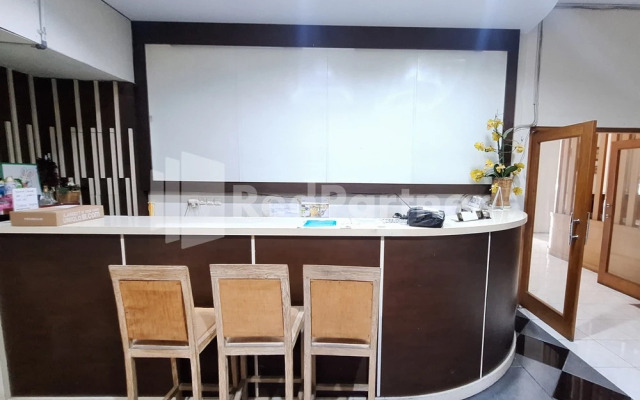 Nirvana Inn seturan Mitra RedDoorz