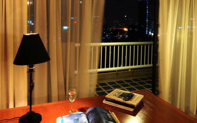 Pantip Suites