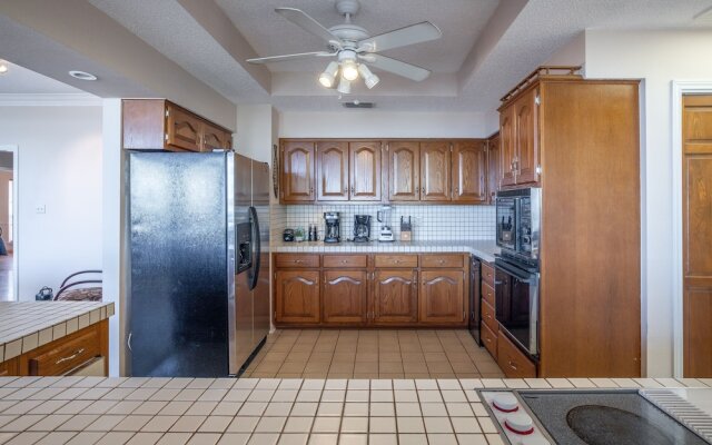 Hawkeye's Haus 5 Bedroom Home