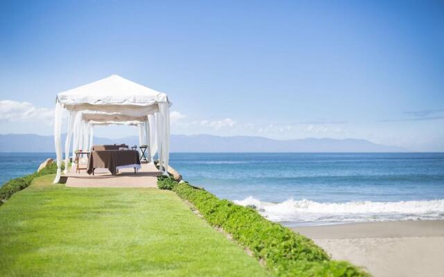 Family Luxury Suites by Velas Vallarta - All Inclusive