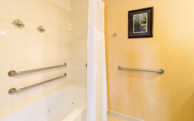 DoubleTree Suites by Hilton Hotel Lexington