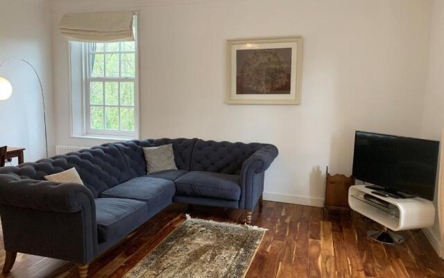 Apartment 3 The Grove