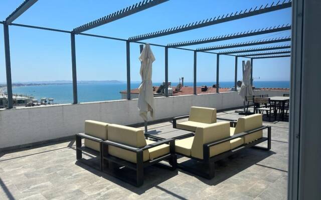 Penthouse Apartment With Terrace on the sea