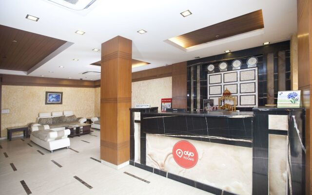 OYO 383 Hotel Divine Paradise