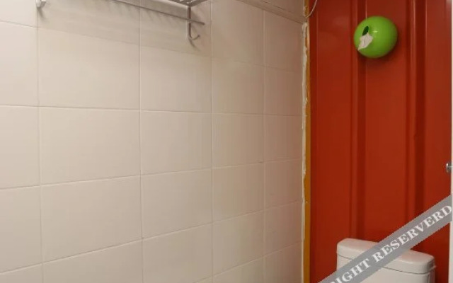 Woke International Youth Hostel