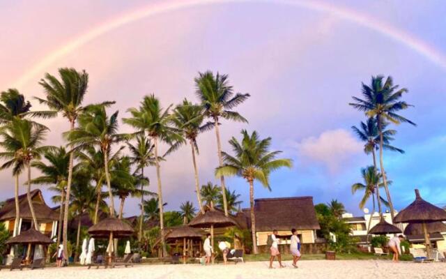 Lovely 3 bedroom beach house on a sandy beach