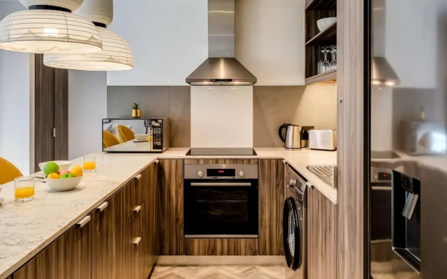 Contemporary Comfort at City Suite 905