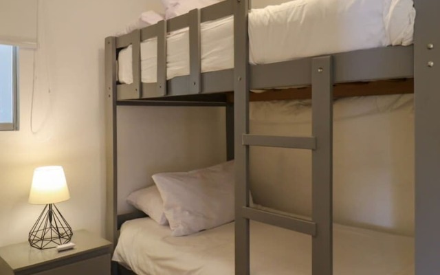 Lovely 3BR With Balcony in Miraflores