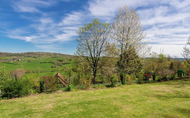 Elegant House With Heated Pool and Sauna