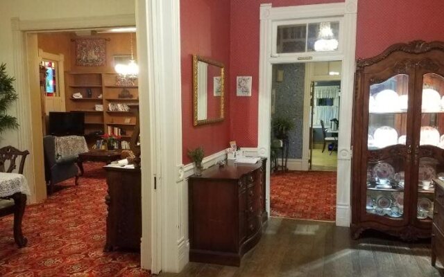 Kaleidoscope Inn & Gardens
