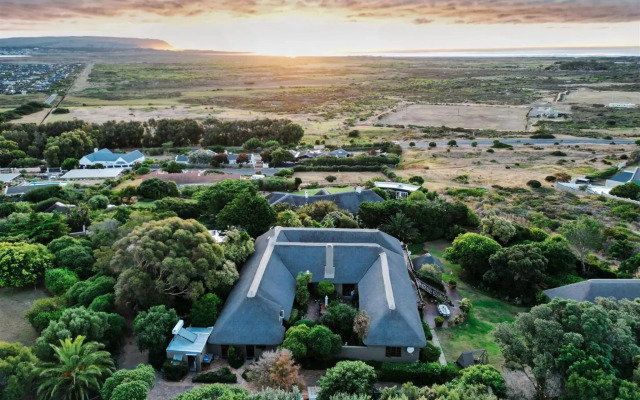 4 Wild Rose Country Lodge