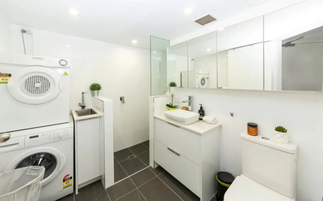 Delightful 2 Bedroom Near CBD