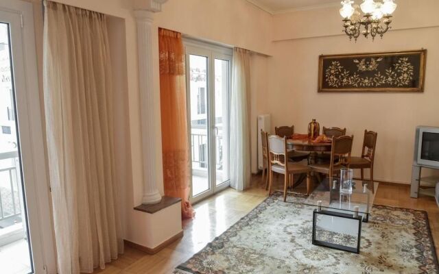 Cozy & Spacious Apartment in Central