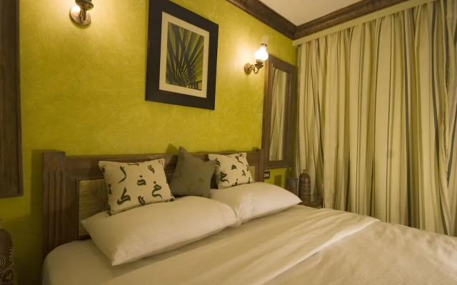 Dahabeya Queen Farida