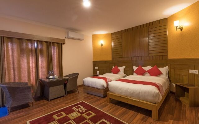 Oyo 611 Hotel Everest Regency