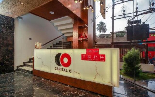 Capital O 23040 Royal Indus