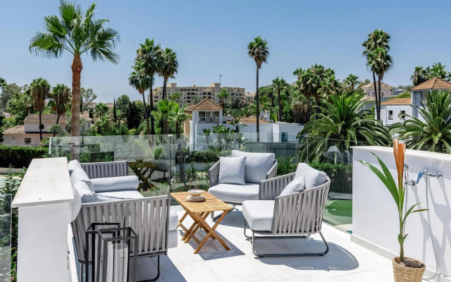 GG- Modern townhouse, families & couples only