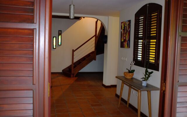 House with 3 Bedrooms in Le Lamentin, with Wonderful City View, Enclosed Garden And Wifi - 10 Km From the Beach