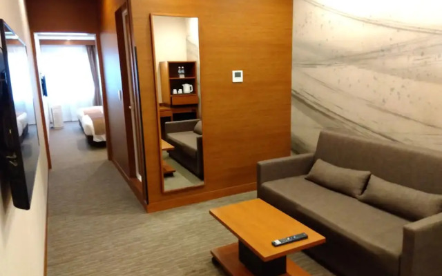 Odysis Suites Osaka Airport Hotel