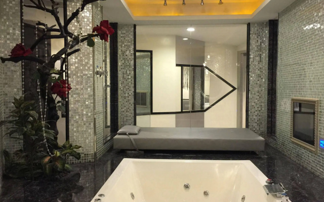 Discovery Motel - Yanping