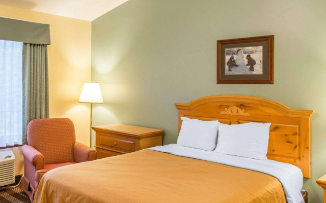 Econo Lodge Inn & Suites Eau Claire South